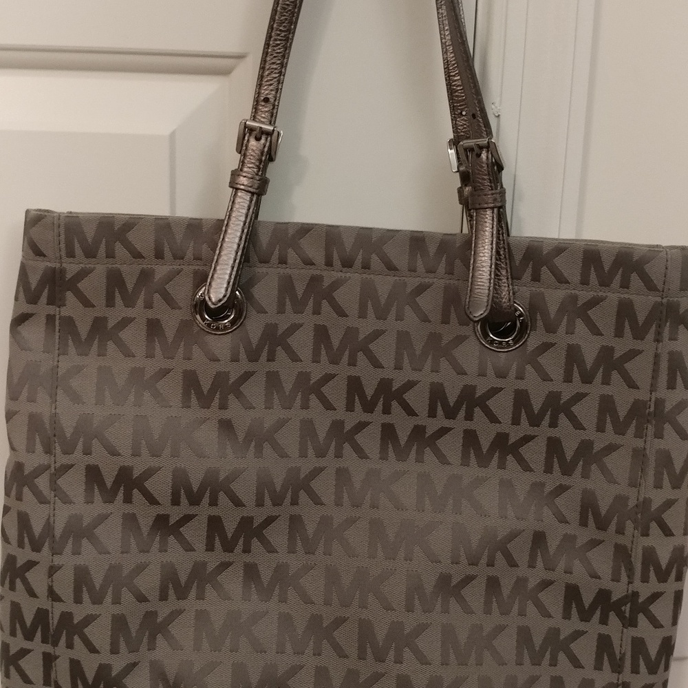 Michael Kors Platinum/Silver Tote